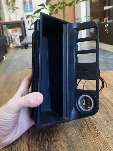 Блок зарядки USB-C 65W для BMW E36 в Перми