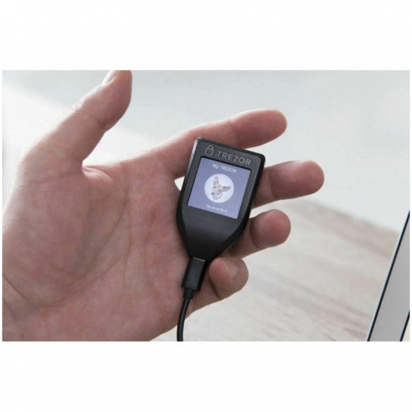 Аппаратный криптокошелек Trezor Model T в Перми