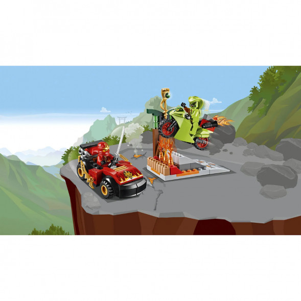 Конструктор LEGO Juniors 10722 Схватка со змеями в Перми