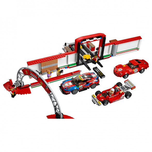 Конструктор LEGO Speed Champions 75889 Гараж Ferrari в Перми