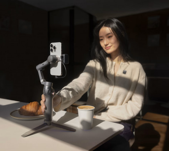 Электрический стабилизатор для смартфона DJI Osmo Mobile 7P в Перми