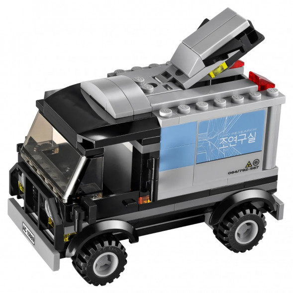 Конструктор LEGO Super Heroes 76032 Погоня на Квинджете Мстителей в Перми