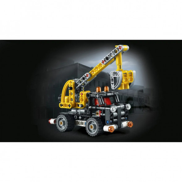 Конструктор LEGO Technic 42031 Ремонтный автокран в Перми
