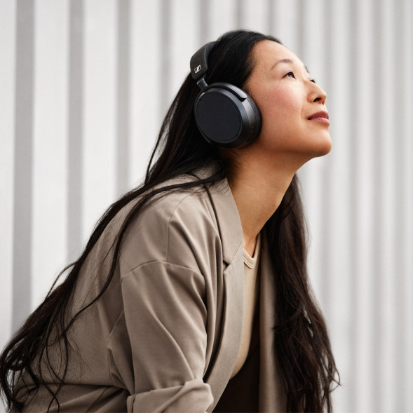 Беспроводные наушники Sennheiser Momentum 4 Wireless, Black в Перми