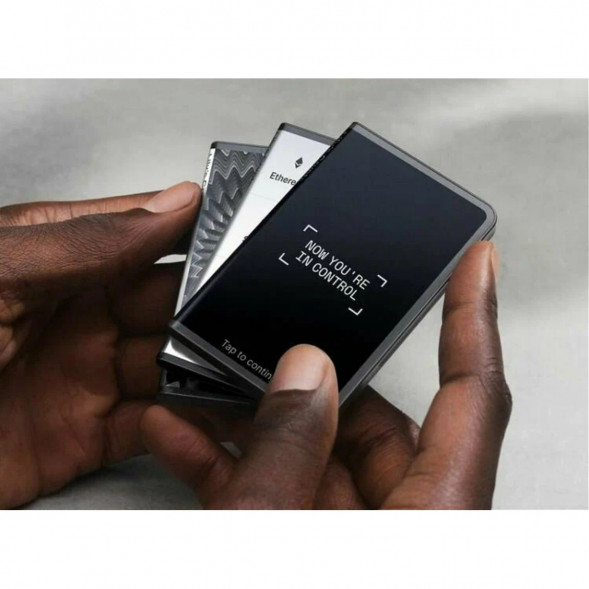 Аппаратный криптокошелек Ledger Stax + чехол Magnet Shell в Перми